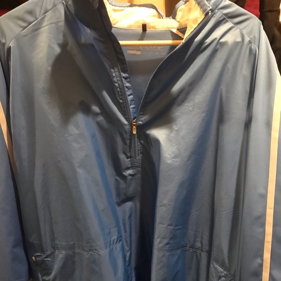 Nike Golf Pullover - Picture 2 of 4